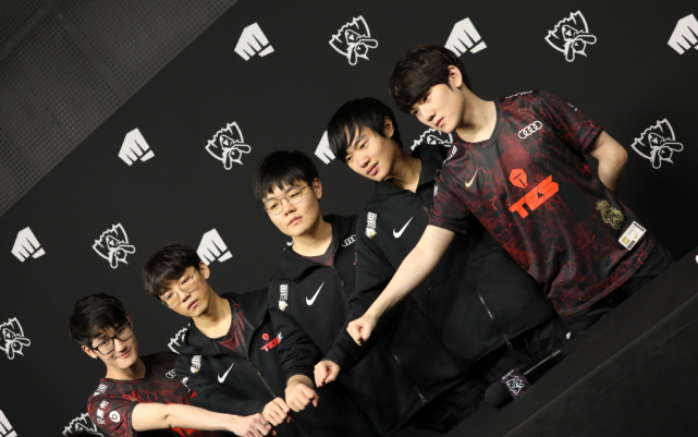 员当前表现 员当前表现