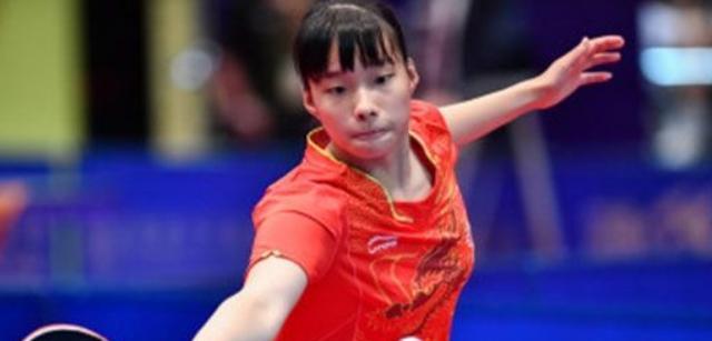 球迷走得更 球迷走得更